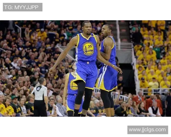 重庆篮球队包夹战术解析与深度剖析助力球队提升竞争力